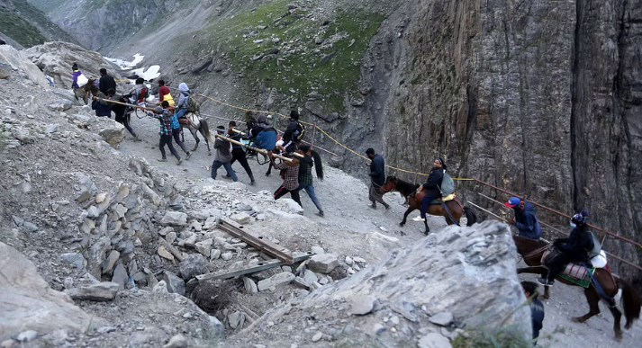Amarnath yatra: 1,147 pilgrims leave for cave shrine from Jammu