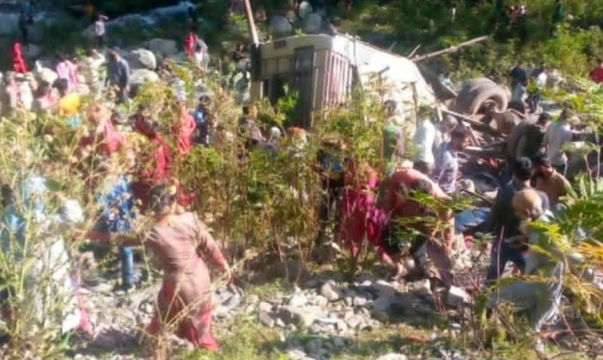 11 die, 25 injured in minibus accident in J-K's Poonch; L-G announces relief of 5 Lakhs for each family