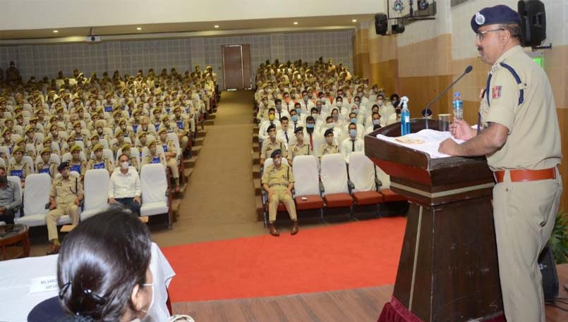 DGP J&K Interacts with probationer Dy.SsP & probationer SIs at Police Academy Udhampur