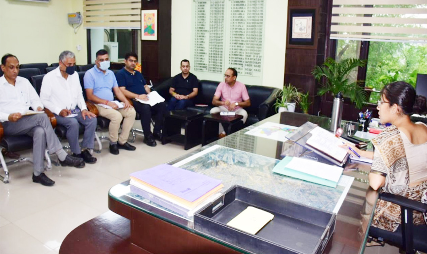 DC Jammu reviews registration, token arrangements for Shri Amarnath Yatra 2022