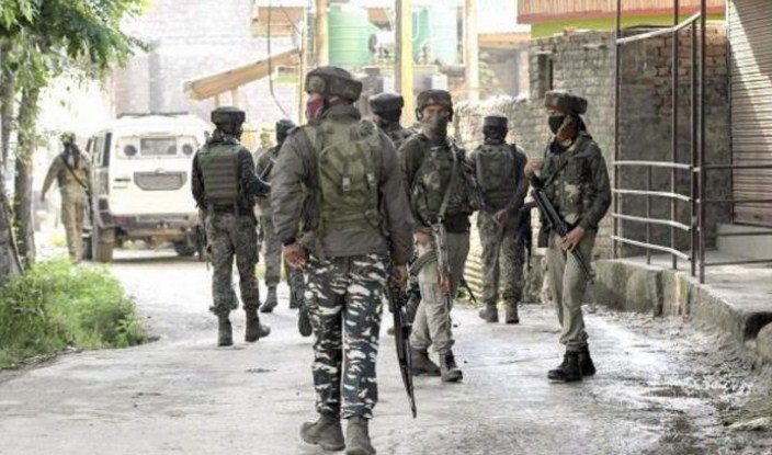 J&K: CRPF jawan martyred, 2 terrorists killed during gunbattle in Shalteng area outside Srinagar