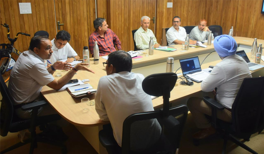 Div Com reviews progress of ongoing Jammu Smart City projects