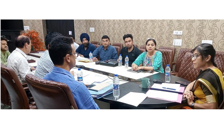 DC Jammu chairs meeting for setting up animal shelters