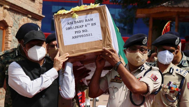 Advisor, DGP pay rich tributes to ASI Babu Ram martyred in Srinagar