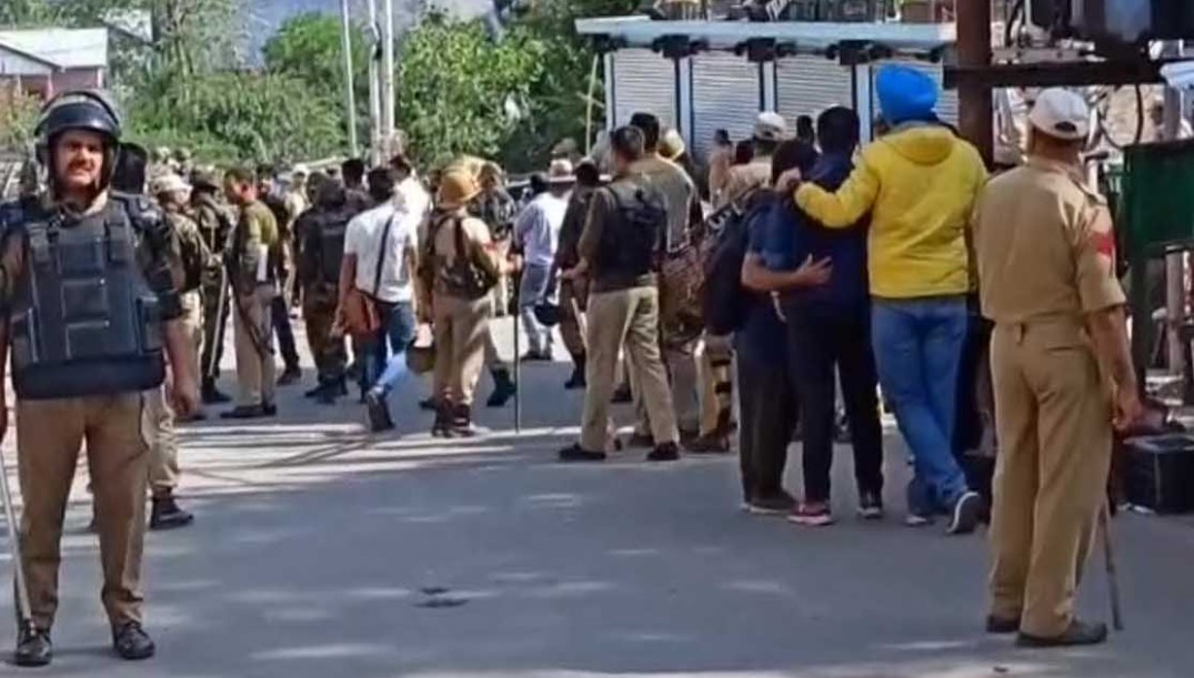 Parts of Kashmir including Bhaderwah, Kishtwar observe curfew, internet suspension