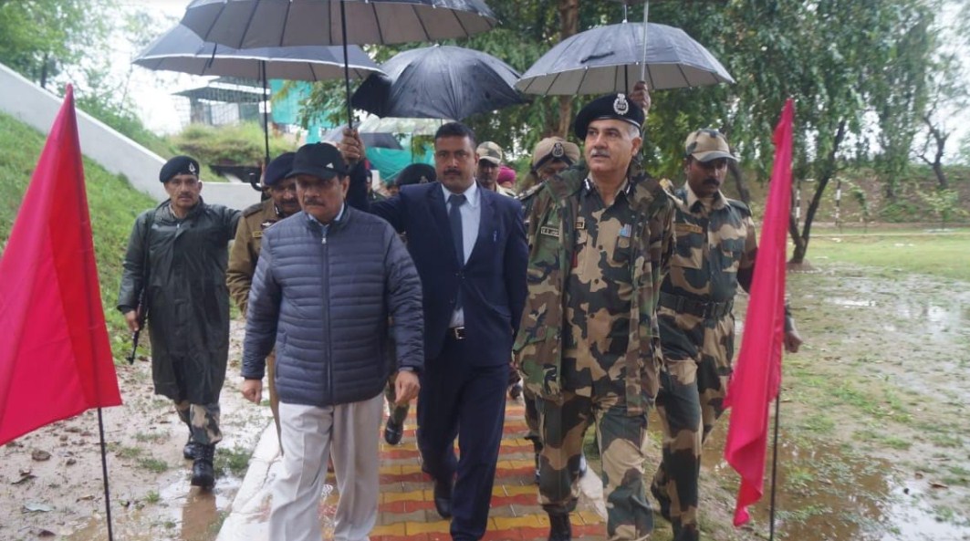 Advisor to LT. Governor J&K and DGP police J&k visit Jammu border area