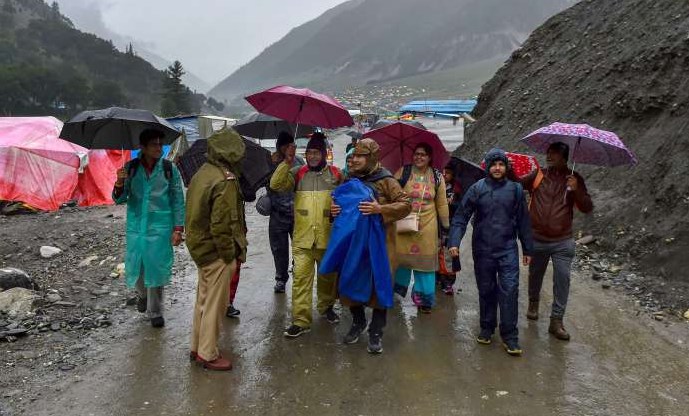 Amarnath yatra suspended due to inclement weather