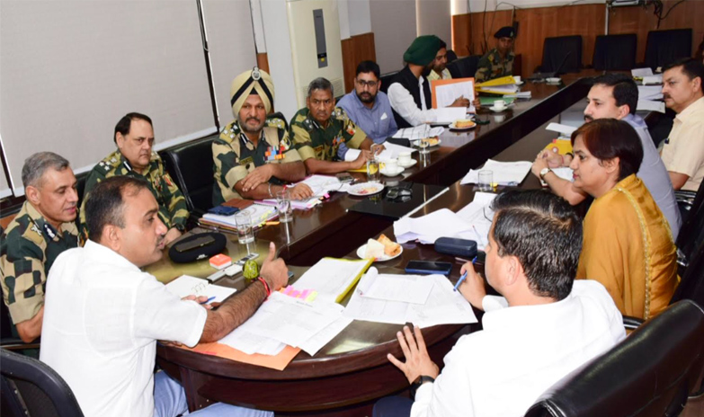 Div Com Jammu reviews status of land acquisition cases of BSF, Border issues