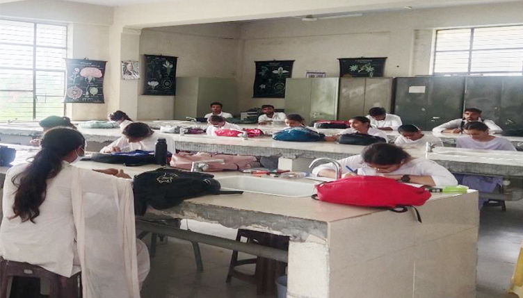 Department of Botany, GDC Akhnoor  holds poster making competition on the theme-“Say No to Plastics” 