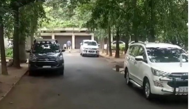 CBI raids ex-top cop Alok Kumar's residence in Karnataka