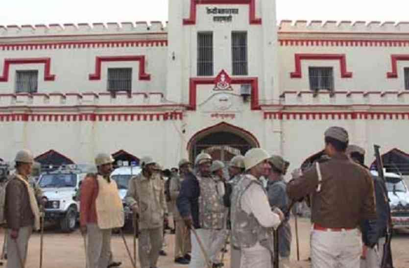 30 prisoners from Jammu and Kashmir brought to Varanasi central jail by special IAF plane