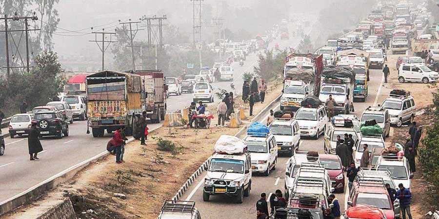 Connectivity Hit As Srinagar-Jammu Highway Closed After Kashmir Receives Under Heavy Snowfall