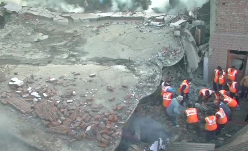 Three fire personnels feared dead trying to douse fire at building in Talab Tillo