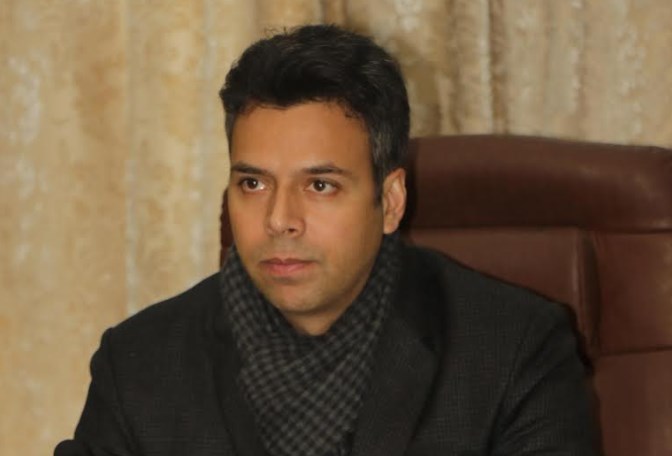 DC Srinagar Hands over Appointment Letters to eligible candidates under SRO-43