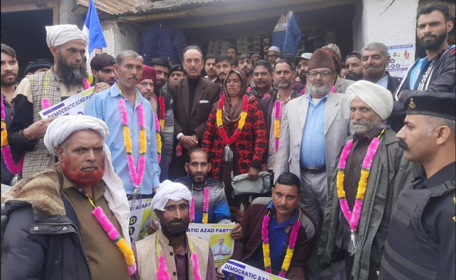 JAMMU MUNICIPAL CORPORATION DEMOLISHES THE UNAUTHORIZED CONSTRUCTIONS