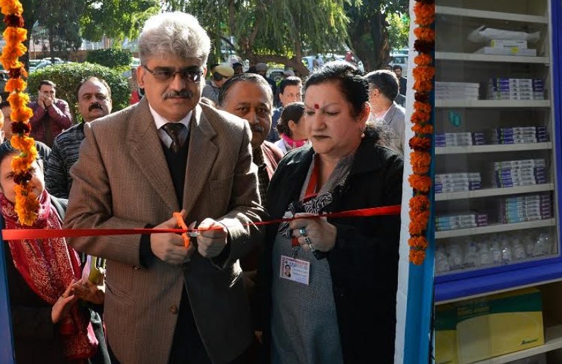 Atal Dulloo inaugurates 24X7 AMRIT pharmacies in 4 Jammu hospitals