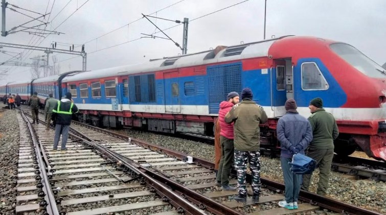 Train derails at Mazhama in Budgam, no casualties