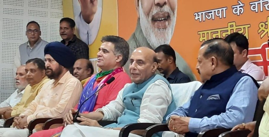 Abrogation of Article 370 has brought a new dawn of hope to the aspirations of the people of J&K: Shri Rajnath Singh