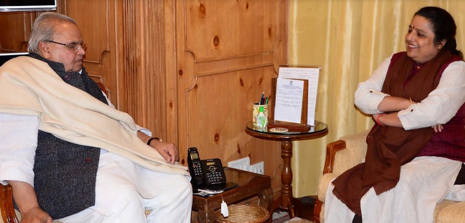 Prof. Geeta Singh, Director CPDHE, Delhi University calls on Governor