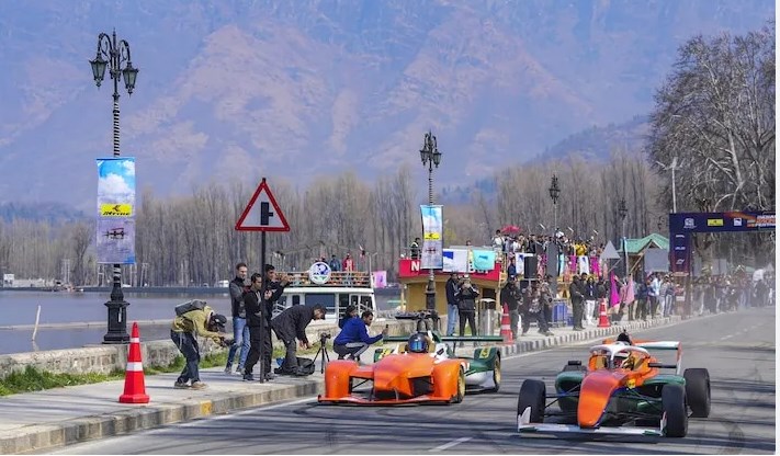 PM lauds J&K Tourism for organising Formula-4 Racing in Kashmir