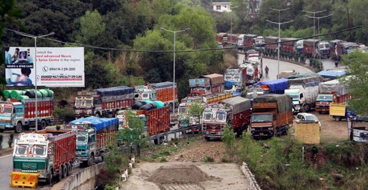 Jammu-Srinagar Highway Closed for Traffic Due to Bad Weather