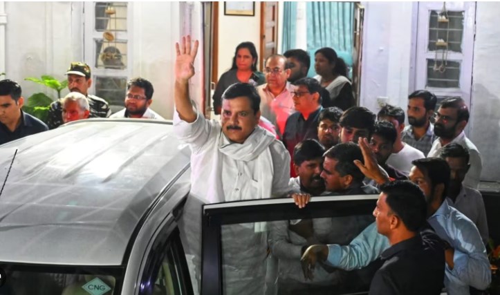 Advisor Farooq Khan listens to public grievances at Jammu