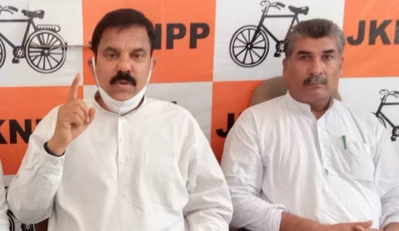 Providing 2G services despite charging for 4G is organized loot : Harsh