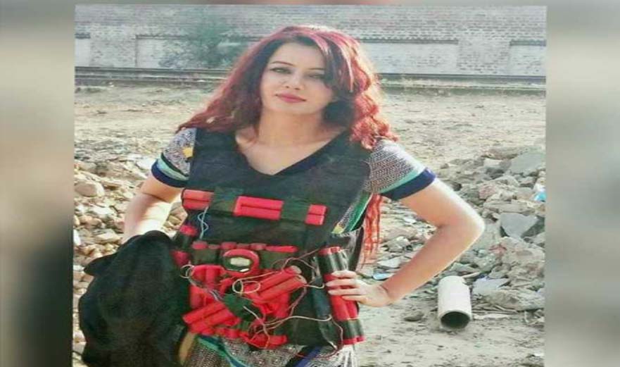 After reptiles, Pak singer threatens PM Modi with suicide attack   