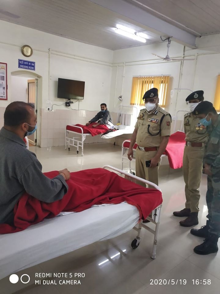 DGP J&K Visits Army Hospital to enquire about health of injured CRPF, Police personnel