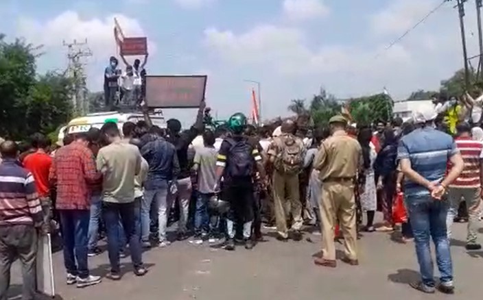 Massive Protests Erupt In Jammu Over Targeted Killing Of Kashmiri Pandit In Shopian