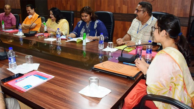 DC Jammu reviews functioning of Gandhinagar Hospital at Rogi Kalyan Samiti meeting