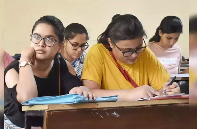 J&K: 20 Girls Selected For Army-Sponsored IT Education Course