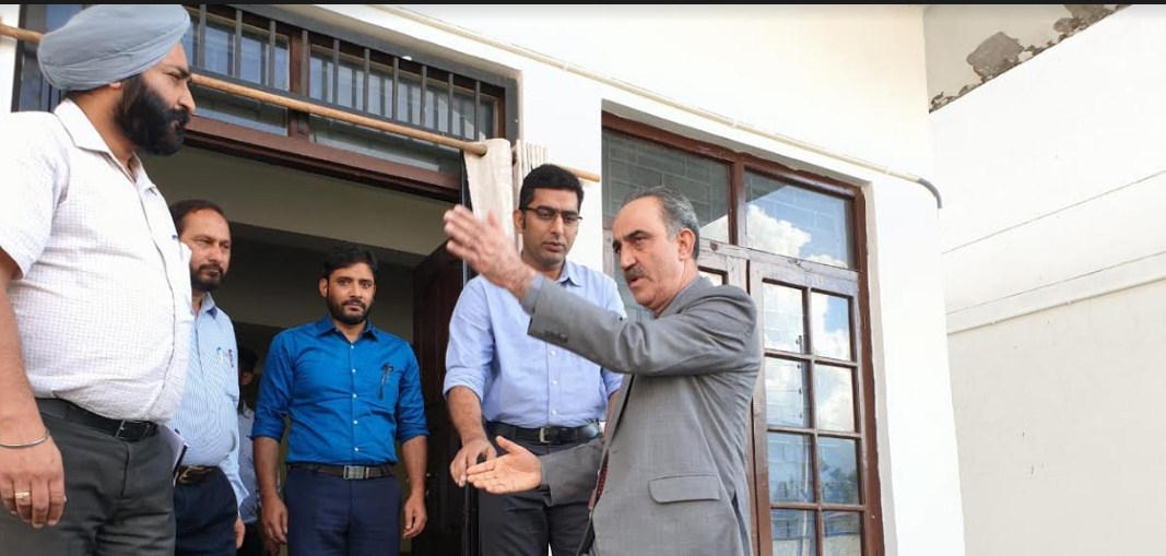 Justice Magrey inspects facilities at Juvenile Home at Harwan