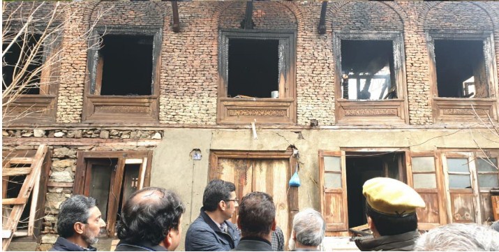 Khanyar fire incident: DC Srinagar sanctions 15 lakh rupees ex gratia in favour of surviving daughter