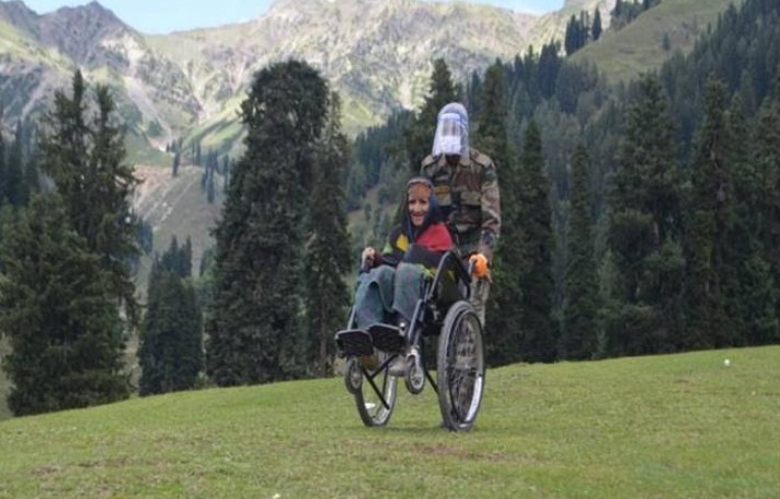Army Distributes Covid-19 Kits In Far Flung areas of District Kishtwar (J&K)