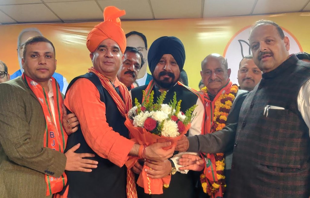 NC Provincial VP, prominent political activists join BJP