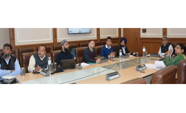 Atal Dulloo reviews dairy development in Jammu and Kashmir