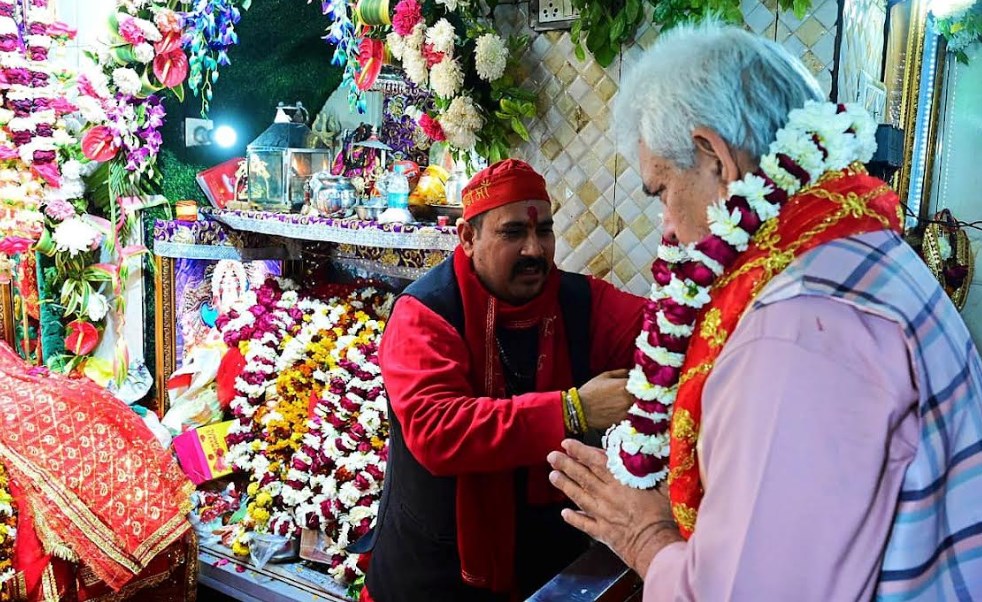 Senior Congress leaders Vikram Malhotra and Manjit Singh resign, likely to join Bukhari's 'apni' party
