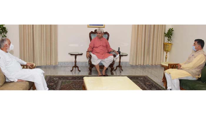 MP’s Shamsher Singh Manhas & Jugal Kishore Sharma meet Lt Governor