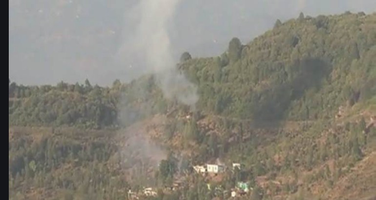Pakistan violates ceasefire in Mendhar sector of Poonch, jawan injured