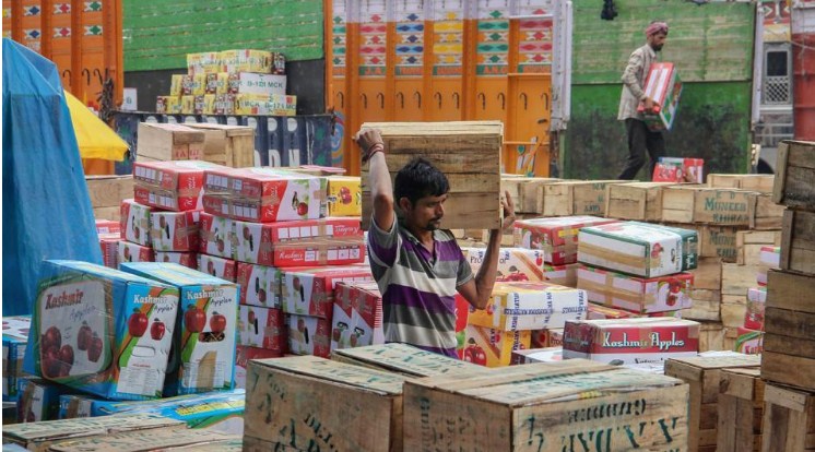 J&K government ad asks locals to not succumb to militants and reopen shops