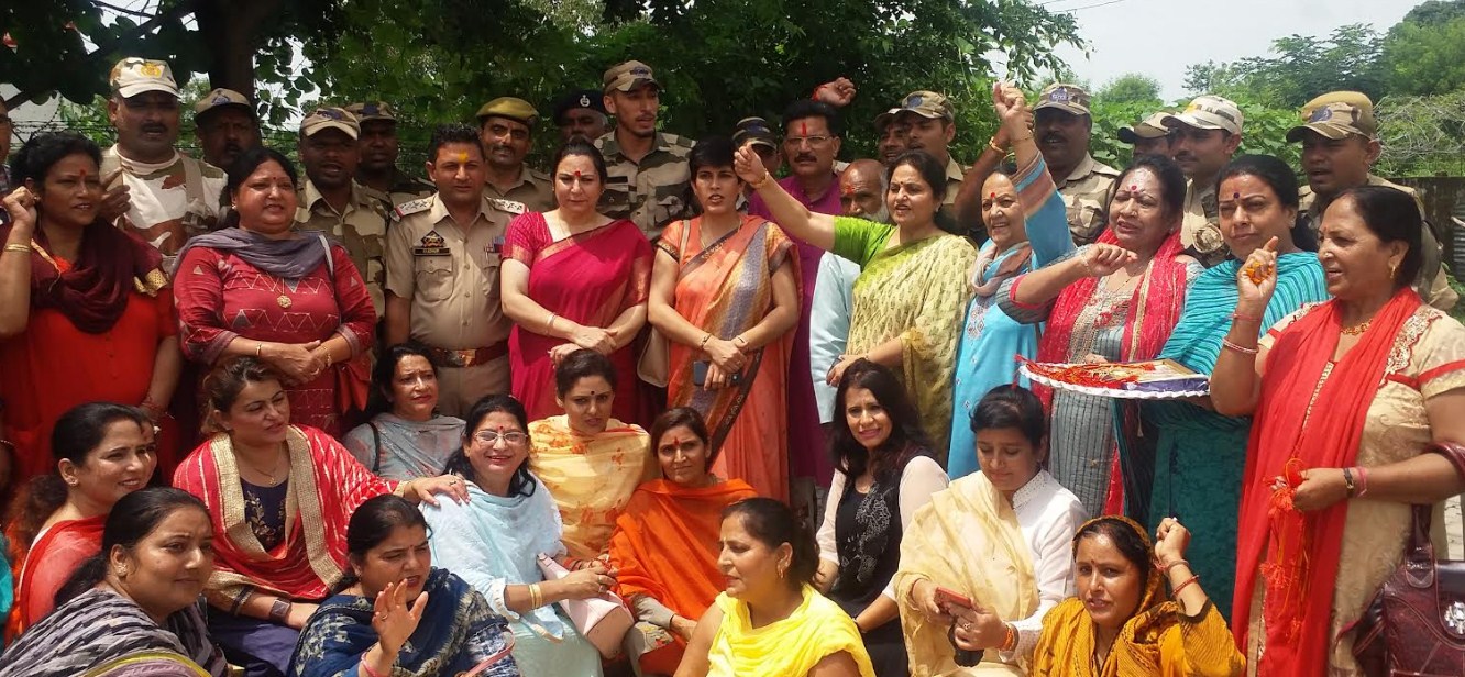 BJPMM tie 'Raksha Sutra' to BSF Jawans, Police Personnel at Hiranagar, Ghagwal.