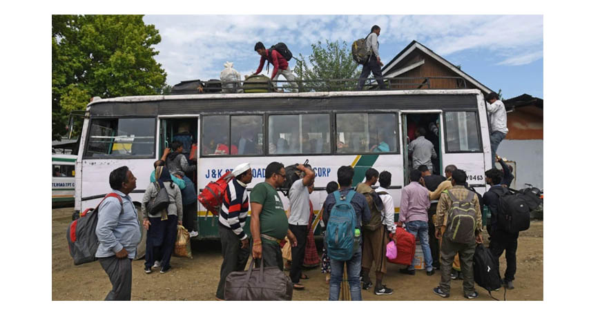 NIT students in Srinagar start leaving valley after overnight advisory