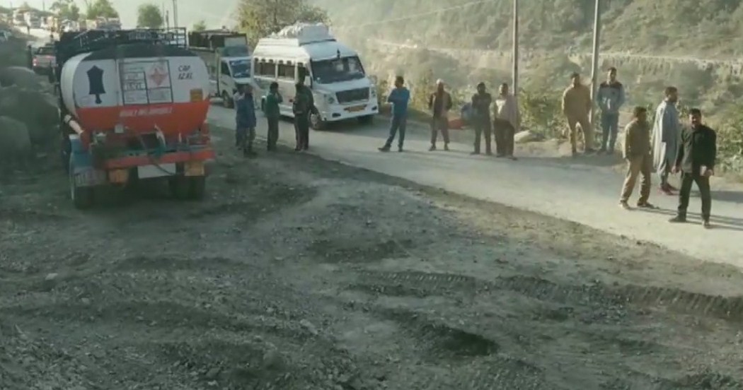 Jammu-Srinagar National Highway Blocked Near Ramban
