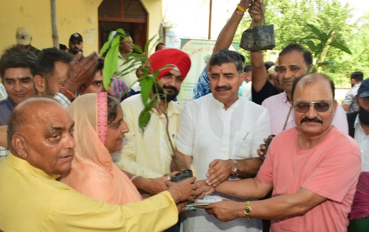 MP Jugal Kishore vouches for tapping huge potential in Jammu division; imparting training to women in fruit processing  
