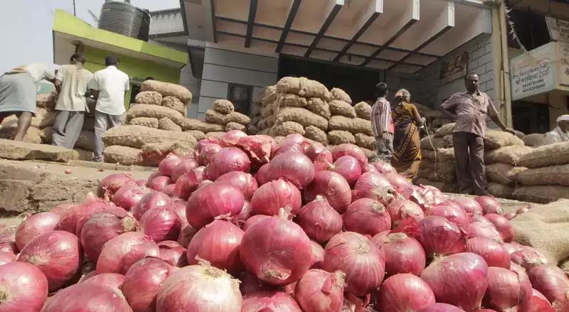 Government increases minimum export price of onions to check price hike
