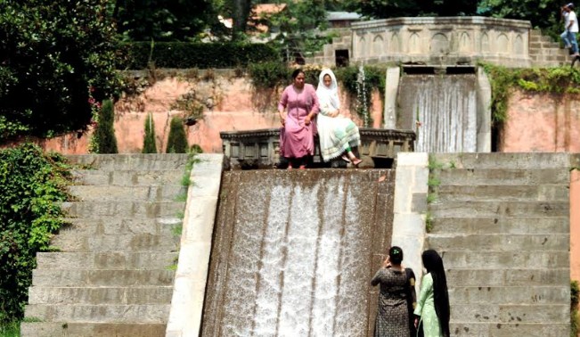 Mughal gardens, other parks reopen in Kashmir after about 4 months