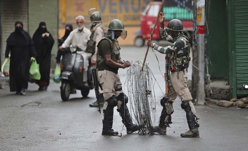Day Curfew Lifted in Kishtwar, Search On for Suspects Who Snatched Rifle from PDP Leader's PSO