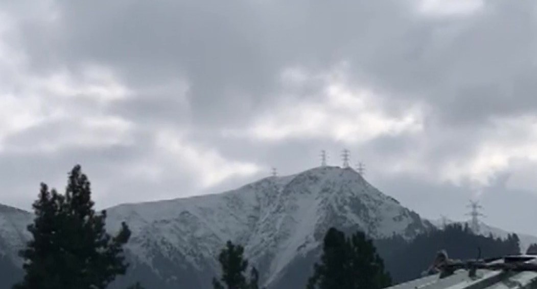 J&K: Higher reaches in the Pir Panjal mountain range of Poonch district received a fresh spell of snowfall