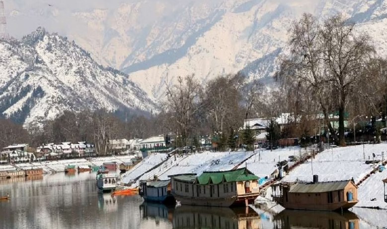 Night temp increases in Kashmir due to cloud cover